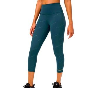 2020 Holiday Special Edition Embossed Submarine Wunder Train High-Rise Crop 21